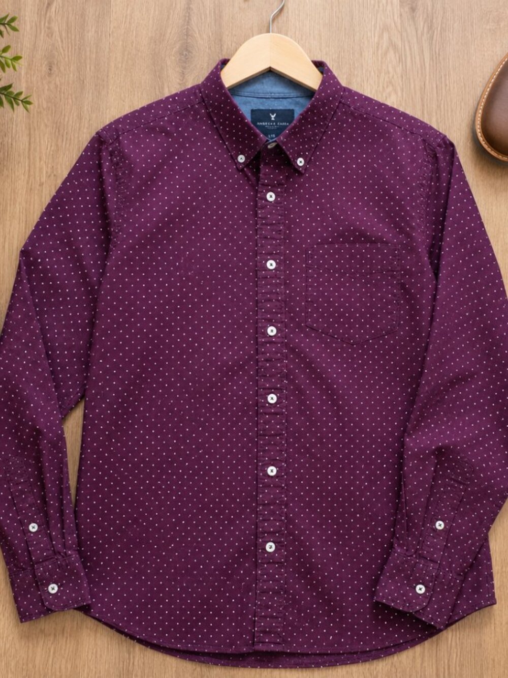 American Eagle Classic Fit Button-Down Shirt Men’s L Burgundy Micro Dot Cotton